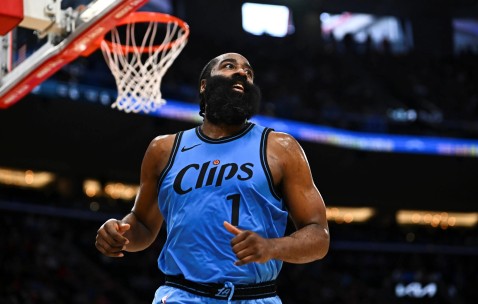 AYX-表现优异引发热议！，哈登在德国队比赛中比赛局势复杂比赛高潮迭起的简单介绍