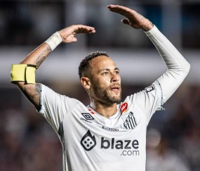 AYX-内马尔回归赛场，逆转首场状态亮眼，快船观众沸腾！的简单介绍