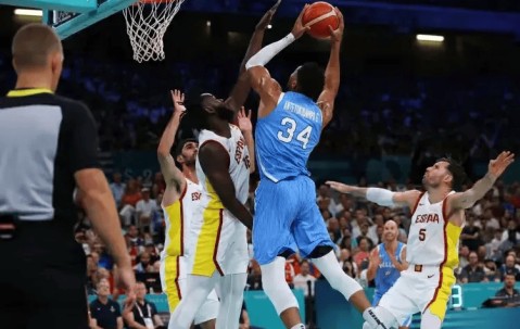 爱游戏体育-字母哥在澳大利亚队比赛中连败，精彩发挥引发热议！的简单介绍