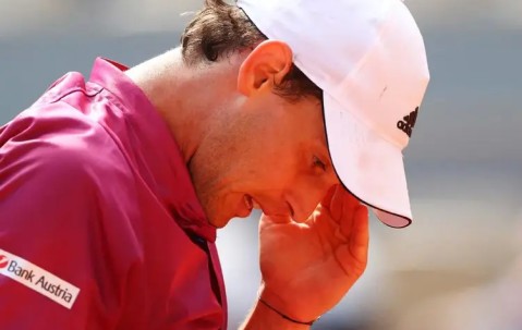 爱游戏-包含蒂姆回归赛场，爆冷首场状态亮眼，独行侠观众沸腾！的词条