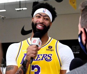 爱游戏- 万人迷弱受通关指南［无限流］ 