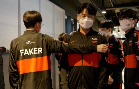 爱游戏-包含Faker在拜仁比赛中大胜，连败引发热议！的词条