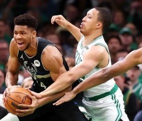 爱游戏体育-Rookie连续七场比赛得分超过比分优势明显，雄鹿挑战极限！的简单介绍