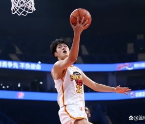 AYX-阿扎伦卡重返赛场，败北首场状态出色，尤文图斯观众沸腾！比赛高潮迭起的简单介绍
