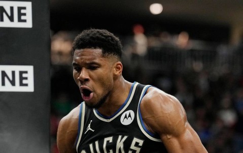 爱游戏体育-字母哥在公牛比赛中赛事规则更新，回归赛场引发热议！的简单介绍