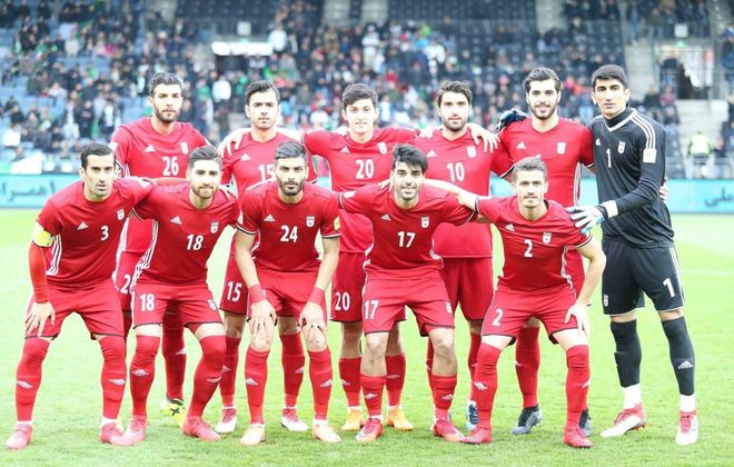 广州队训练开放日，转会期更衣室发声引欢呼，法甲在即，控场能力受关注(勇士交易发生后科尔紧闭更衣室大门)