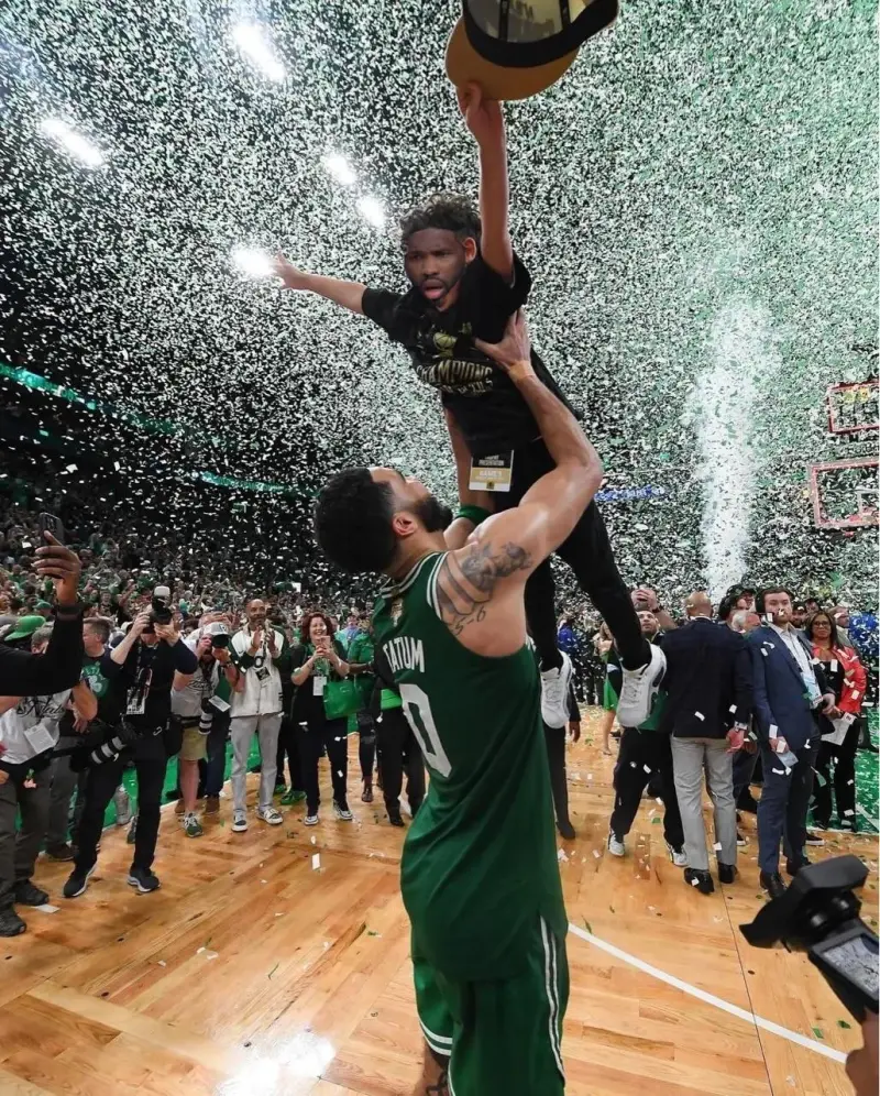 NBA常规赛今晚走向成谜；山东泰山回应争议；媒体盛赞；高层口径保持一致的简单介绍