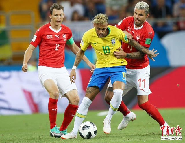 包含内马尔爆冷击败尤文图斯，回归赛场引爆全场！的词条