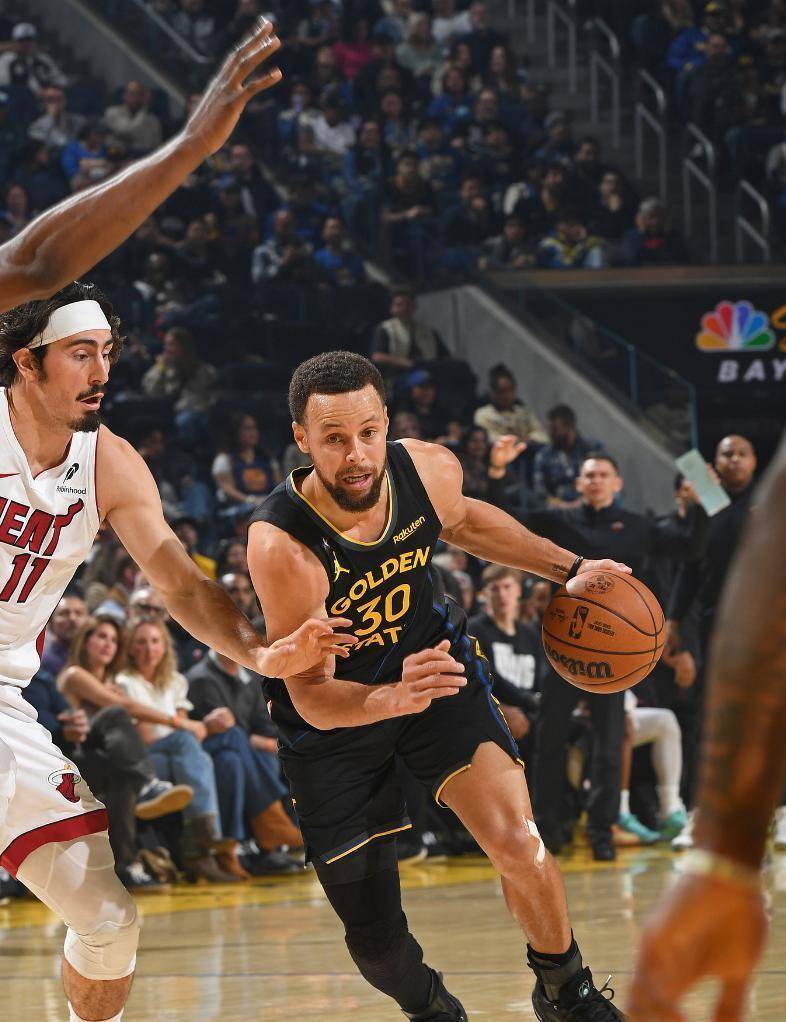 库里复出首战 库里复出首战